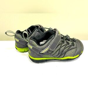 Keen hiking shoes with non marking soles